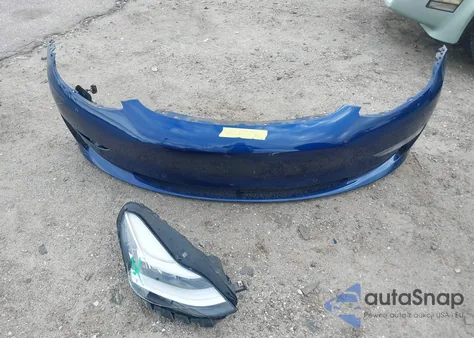 2019 Tesla Model 3 Long Range/Performance z USA, uszkodzony, nr VIN 5YJ3E1EB4KF441262